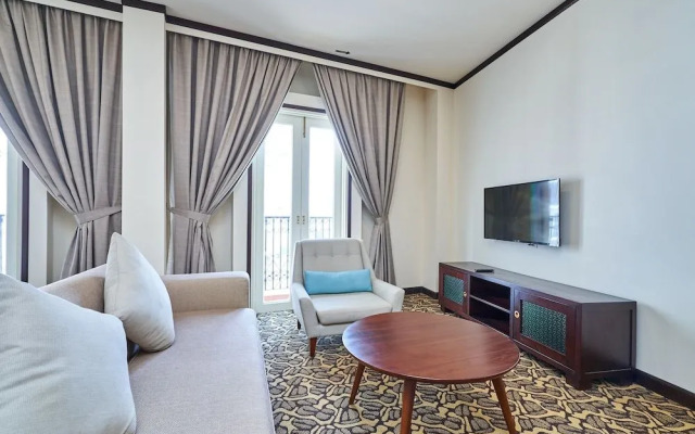 OYO Home 89378 The Platinum Suites