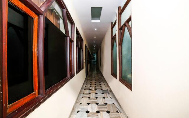 OYO 28071 Hotel Prakash Regency