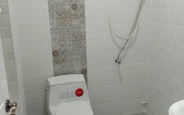 Chaiyai River Front Hotel