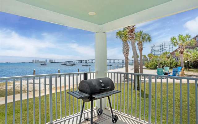 Best Western Navarre Waterfront