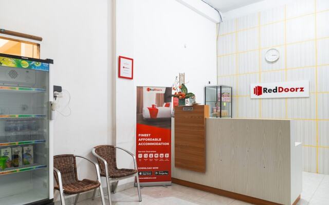RedDoorz near Sultan Mahmud Badaruddin Airport Palembang