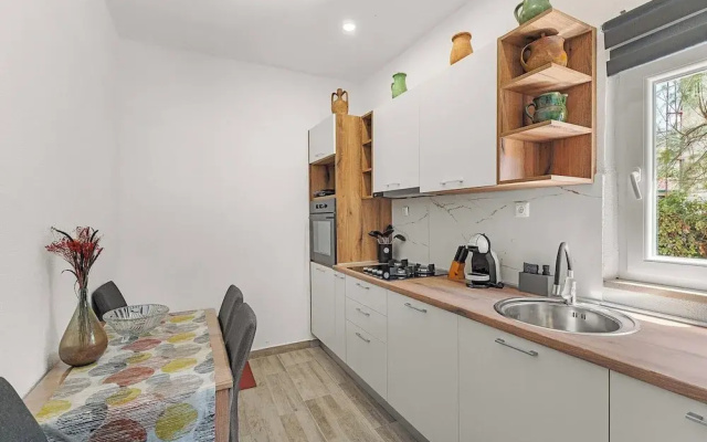 One Bedroom Apartment With a sea View