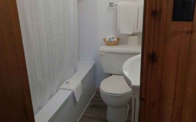 Knotty Pine Cottages