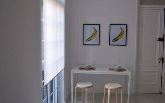 Charming Apartment 101