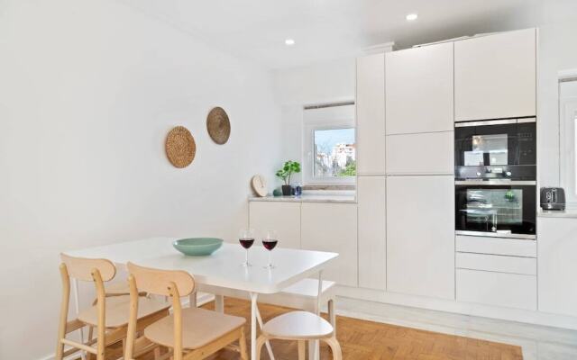 Stunning 2-Bedroom Apartment in Benfica, Lisbon