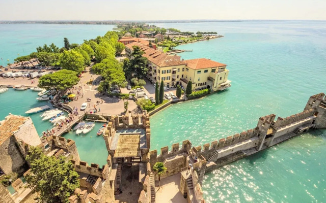 Tasteful Holiday Home in Sirmione With Pool