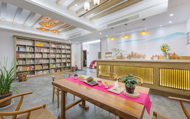Floral Hotel Red Forest Yuyao