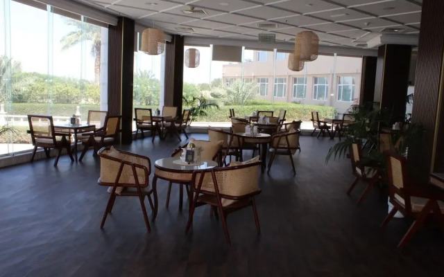 Al Salam Grand Hotel & Resort