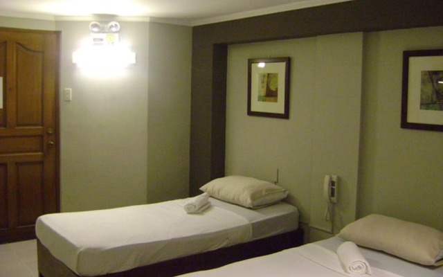 Metro Room Budget Hotel