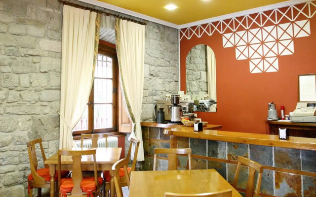 Hotel Puente Romano