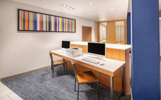 Holiday Inn Express & Suites Chico by IHG