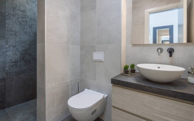 Luxury Villa Juliet with Heated Pool