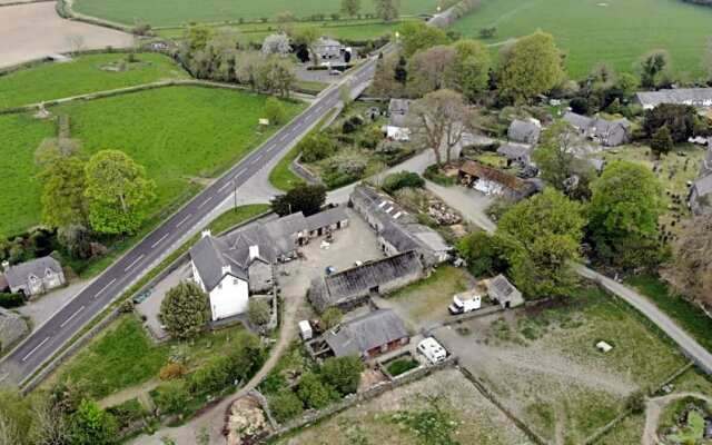 Pen Isar Llan