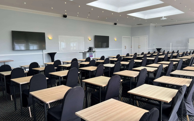Park Inn by Radisson Shannon Airport
