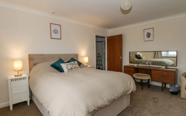 Hawksbridge Bungalow