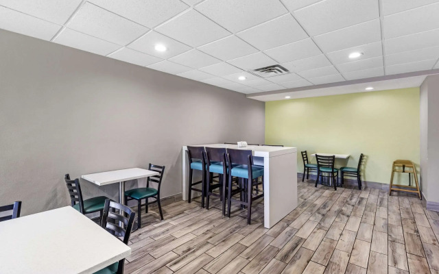 Quality Inn Clarksville - Exit 11
