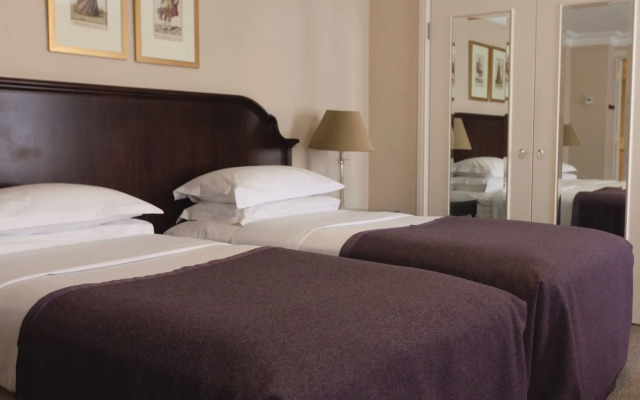 Macdonald Bear Hotel