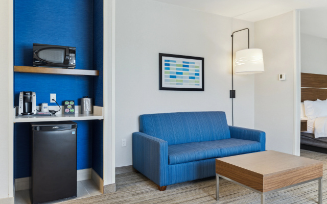 Holiday Inn Express & Suites Mountain View Silicon Valley by IHG