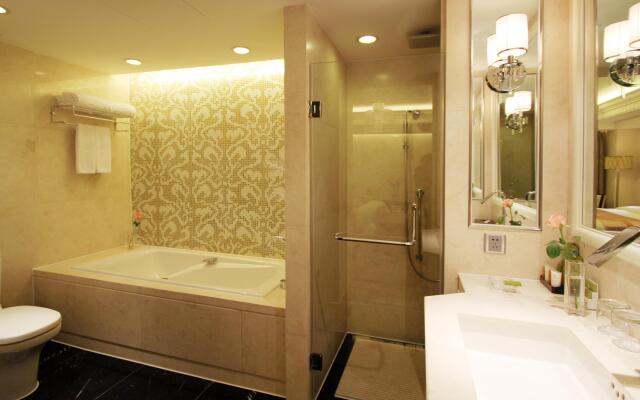 Luxemon Xinjiang Yindu Hotel