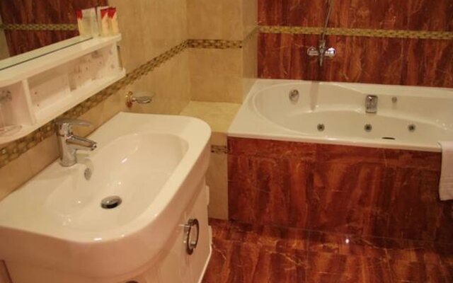 Ramada Al Hada Hotel And Suites