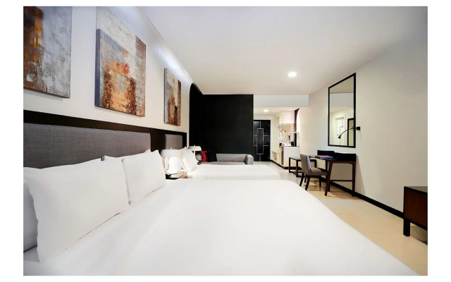 Summit Hotel Magnolia