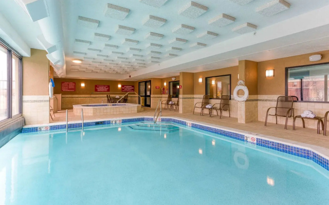 Heritage Inn & Suites St. Louis/Fenton, Trademark by Wyndham
