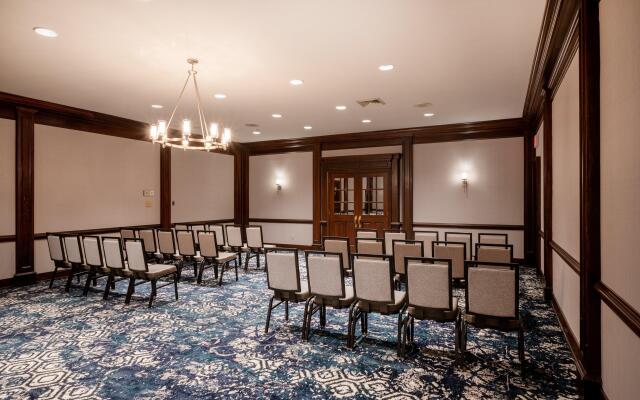 Crowne Plaza Albany - The Desmond Hotel by IHG