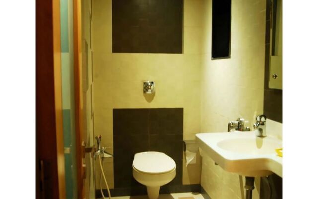 Vista Rooms Near Marine Lines Station