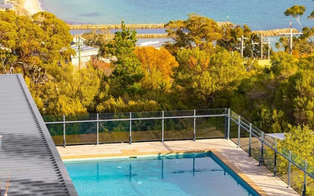 Martha s Peak Heated Pool Views