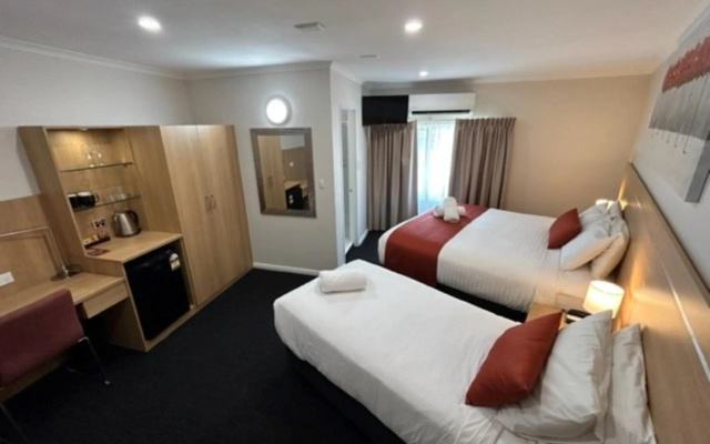 Adelaide Royal Coach – Guest Rooms – Adelaide