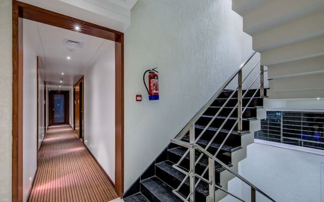 Edition O 30012 Near Malleswaram