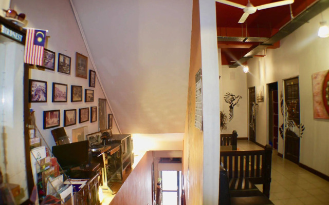 Birdnest Collective Cafe & Guesthouse