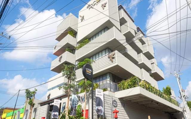 Sans Hotel RG Living Jogja by RedDoorz