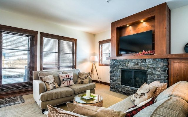Mont-tremblant Country Chic Ski In/ski Out