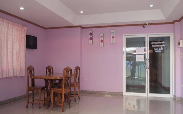 Somsri Apartment