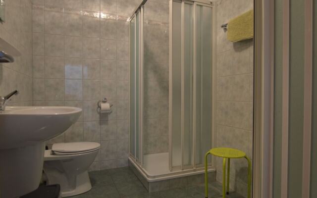 Modern Holiday Home in Robertville with Garden