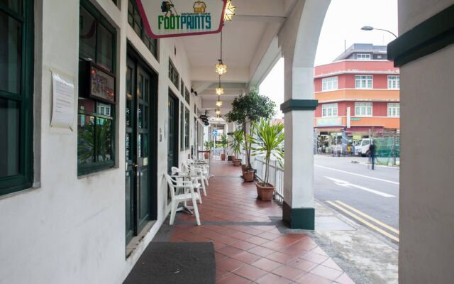 Footprints Hostel