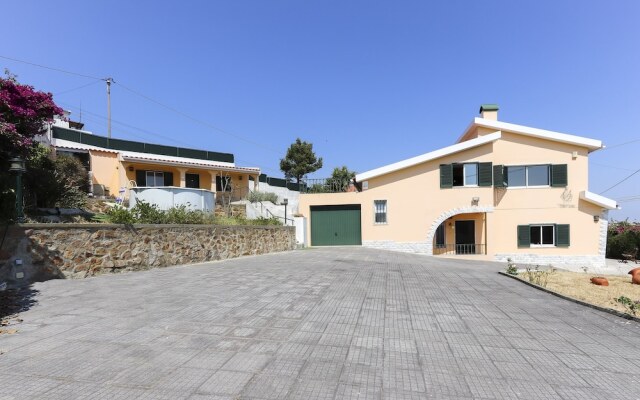 Santa Maria Villa With Pool by Homing