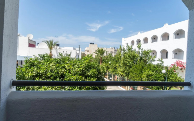 Malia Holidays Hotel