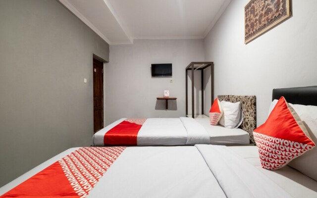 Crown Residence by OYO Rooms