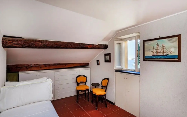 Seaview Apartment near the Castle
