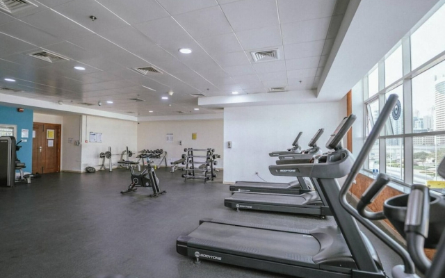 Monty - Charming Unobstructed City Views By The Lake