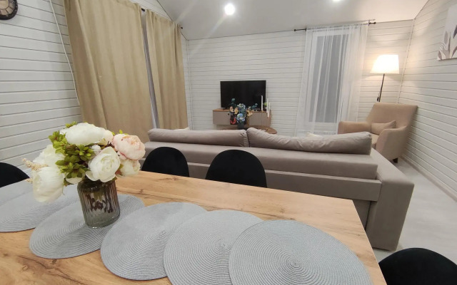 Sreda Green Lounge (Barnhouse 394)