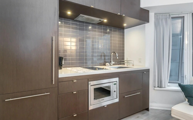 Executive Class, Downtown Luxury @fashion Dist