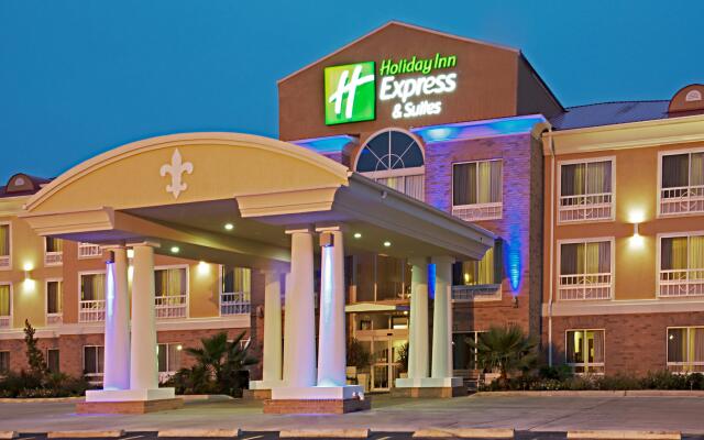 Holiday Inn Express & Suites Alexandria, an IHG Hotel