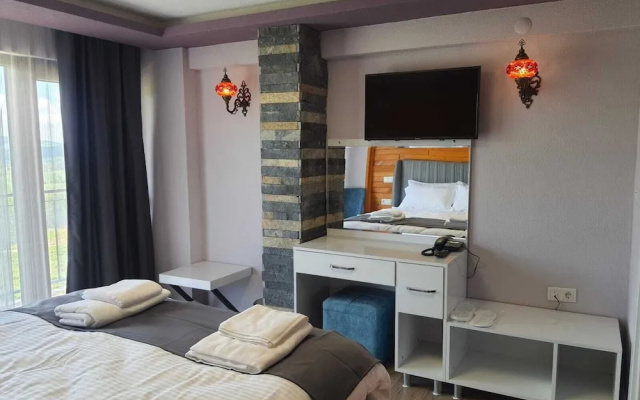 La Vie En Rose Otel by Söğütdağı