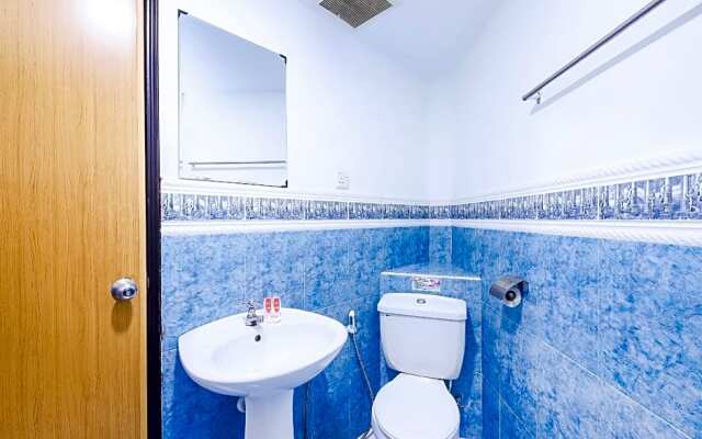 OYO 43963 T Signature Hotel