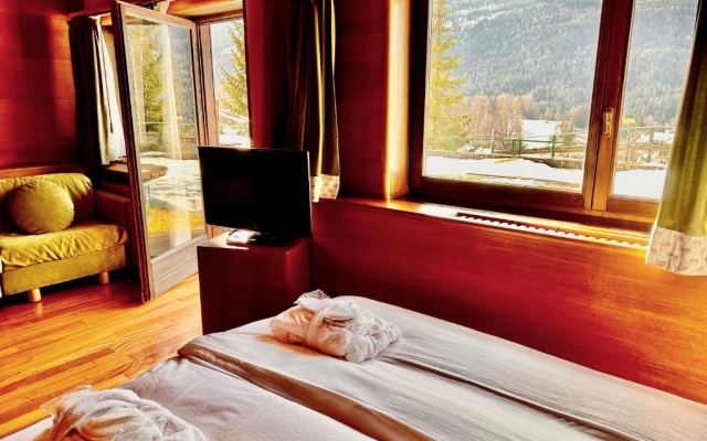 Standard Double room with mountain view (full double bed) (bed type is subject to availability)