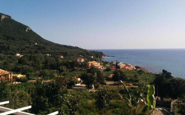 Varagoulis Giannis & Lenas Apartments