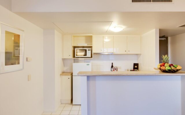 Oakbridge Hotel & Apartments